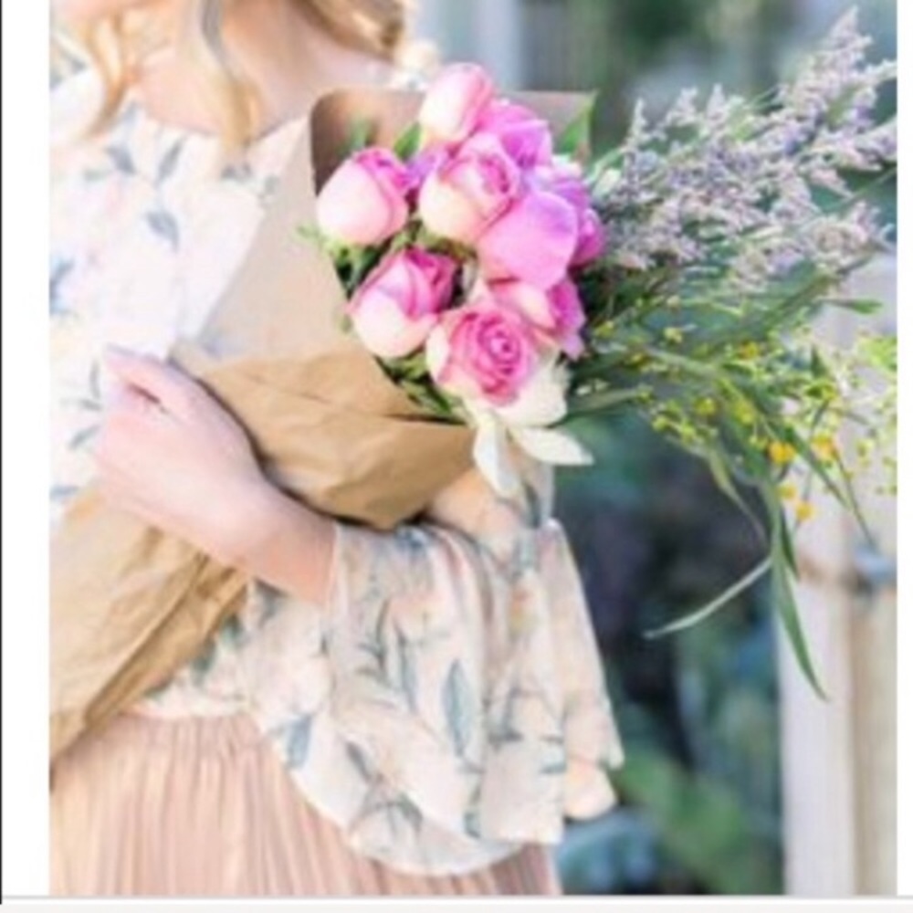 Lauren Conrad Split Open Back Floral Top - Picture 2 of 9